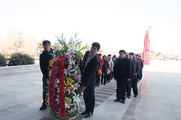 Ƭ 199.jpg